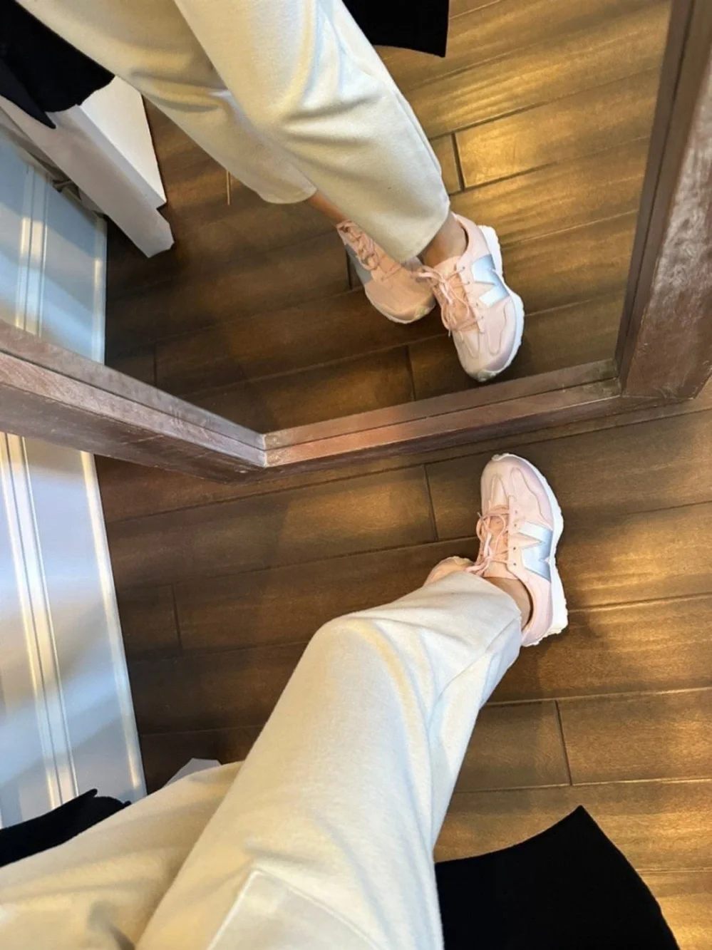 NEW BALANCE SNEAKERS